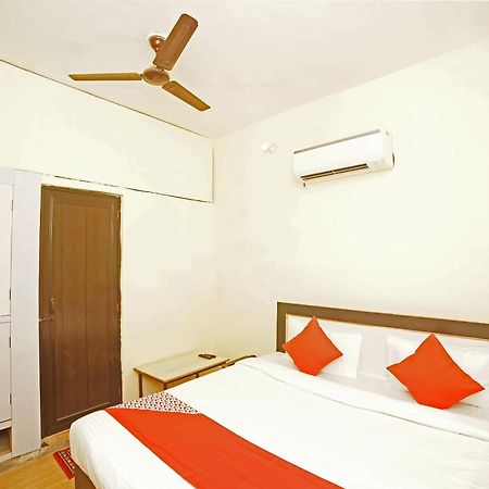 OYO Flagship 28639 Paras Guest House&Restaurant Haldwāni Extérieur photo