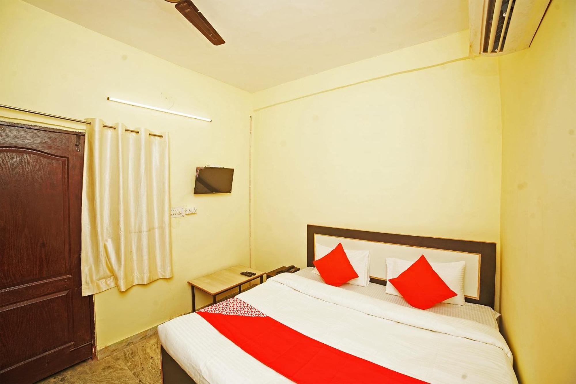 OYO Flagship 28639 Paras Guest House&Restaurant Haldwāni Extérieur photo