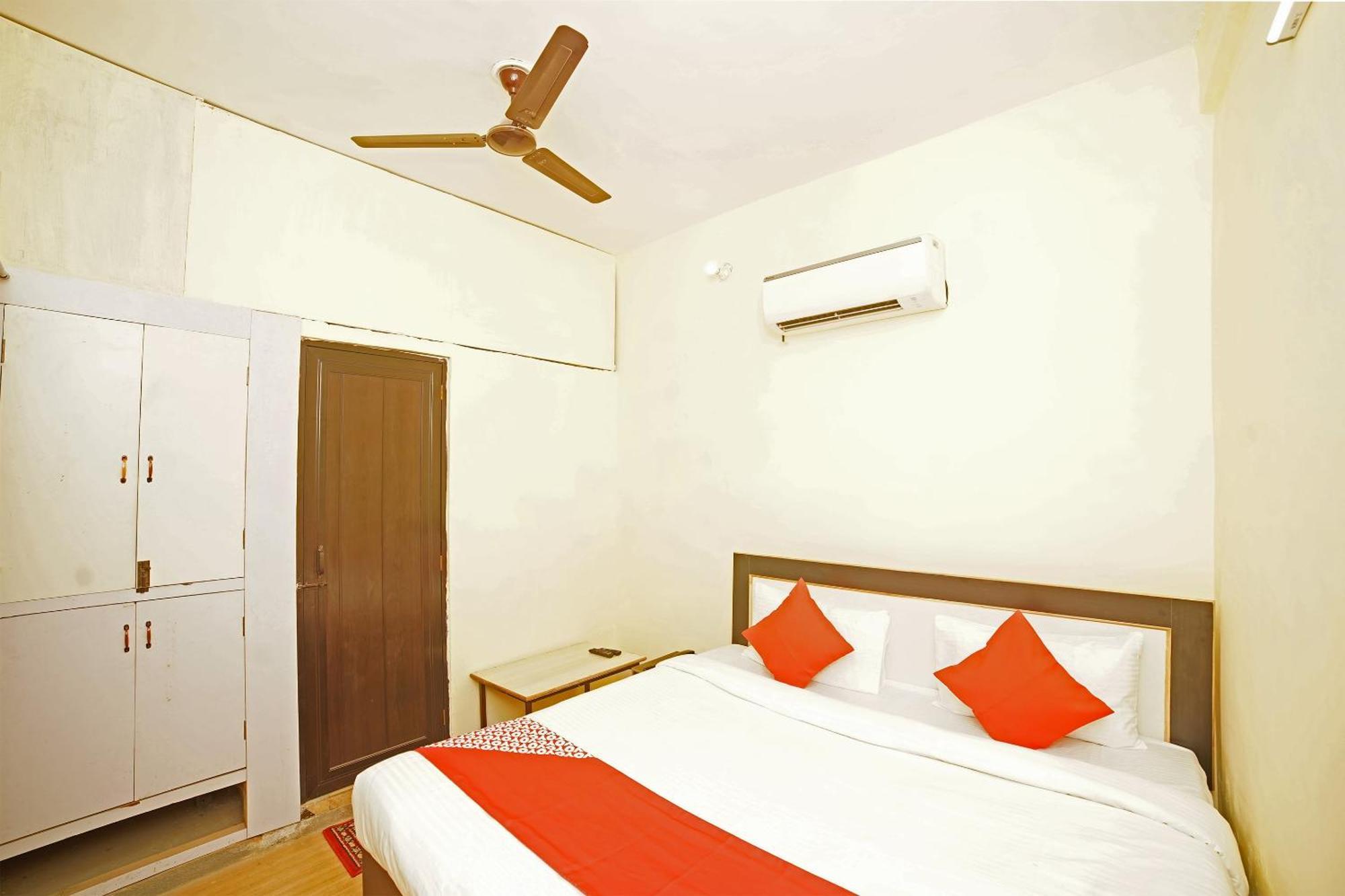 OYO Flagship 28639 Paras Guest House&Restaurant Haldwāni Extérieur photo
